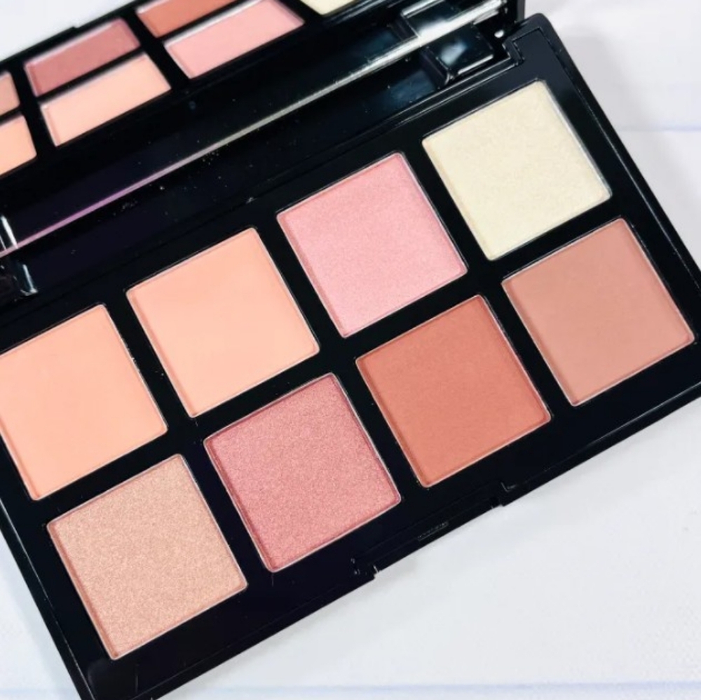 New Phase Zero The Necessities Eyeshadow Palette